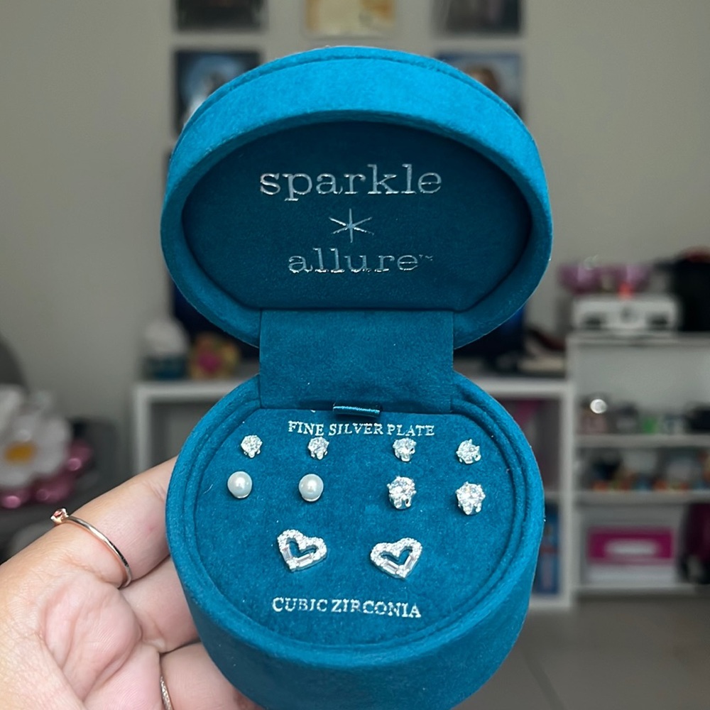 Brand new, stud earrings. Never used
